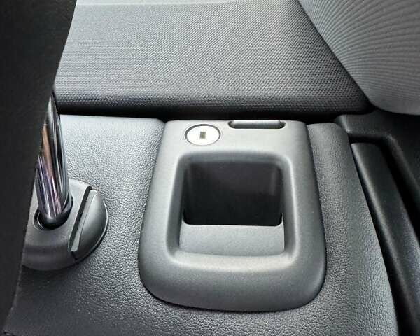 Чорний Ауді А4, об'ємом двигуна 2 л та пробігом 44 тис. км за 39900 $, фото 54 на Automoto.ua