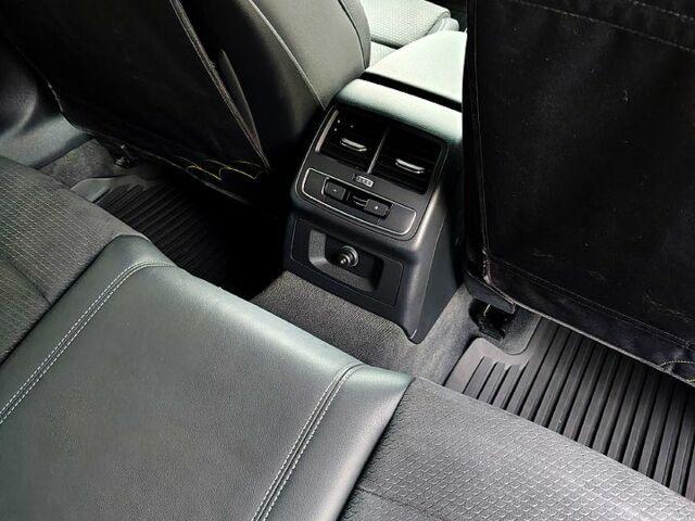 Черный Ауди А4, объемом двигателя 2 л и пробегом 29 тыс. км за 40000 $, фото 12 на Automoto.ua