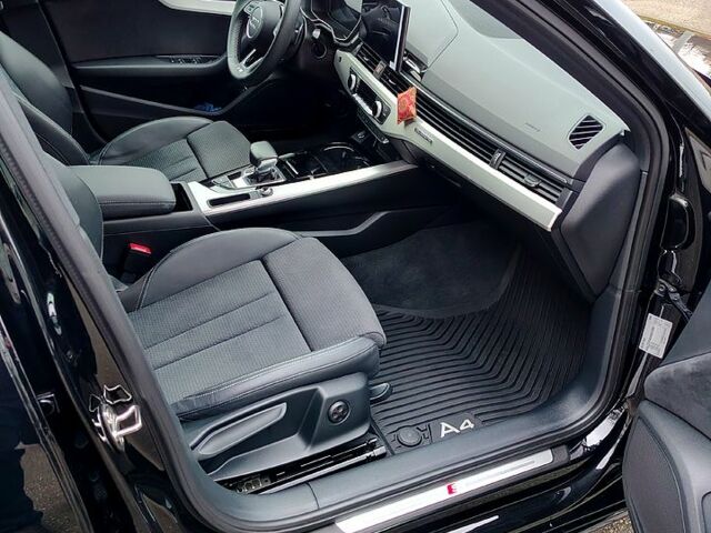 Черный Ауди А4, объемом двигателя 2 л и пробегом 29 тыс. км за 40000 $, фото 5 на Automoto.ua