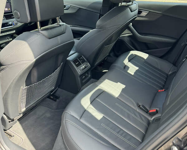 Черный Ауди А4, объемом двигателя 1.98 л и пробегом 38 тыс. км за 33000 $, фото 7 на Automoto.ua