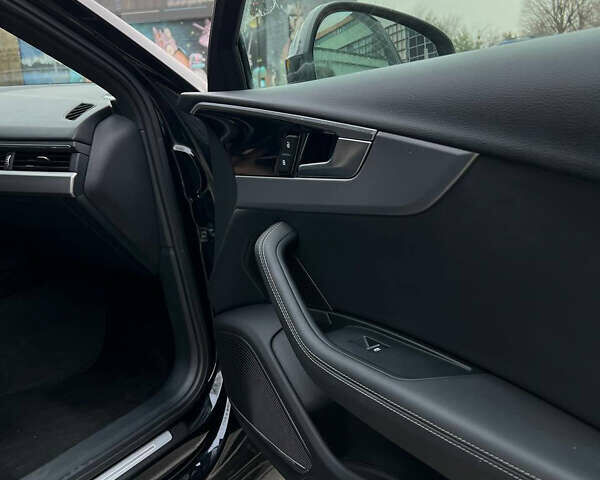 Черный Ауди А4, объемом двигателя 1.98 л и пробегом 17 тыс. км за 29300 $, фото 8 на Automoto.ua