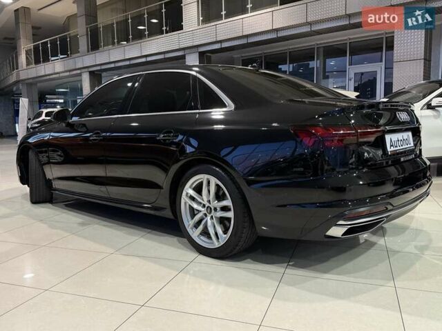Черный Ауди А4, объемом двигателя 1.98 л и пробегом 57 тыс. км за 35000 $, фото 5 на Automoto.ua