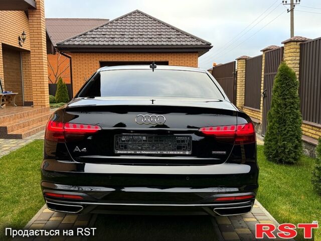 Черный Ауди А4, объемом двигателя 2 л и пробегом 39 тыс. км за 29950 $, фото 1 на Automoto.ua