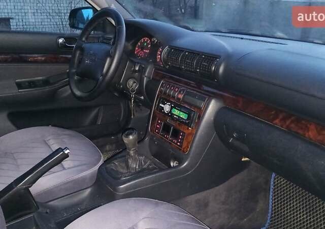 Черный Ауди А4, объемом двигателя 1.78 л и пробегом 300 тыс. км за 3000 $, фото 11 на Automoto.ua