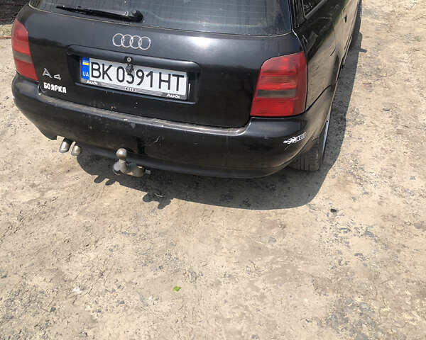 Черный Ауди А4, объемом двигателя 1.9 л и пробегом 370 тыс. км за 3200 $, фото 2 на Automoto.ua