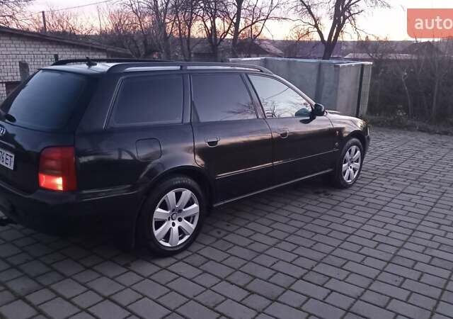 Черный Ауди А4, объемом двигателя 1.78 л и пробегом 300 тыс. км за 3000 $, фото 4 на Automoto.ua