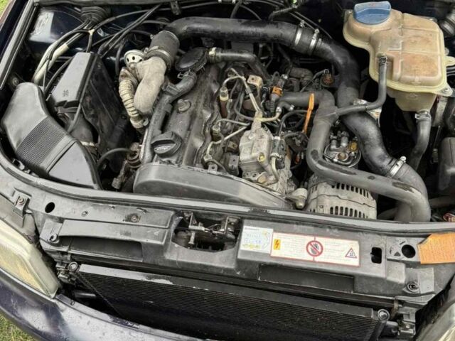 Чорний Ауді А4, об'ємом двигуна 1.9 л та пробігом 400 тис. км за 1000 $, фото 4 на Automoto.ua