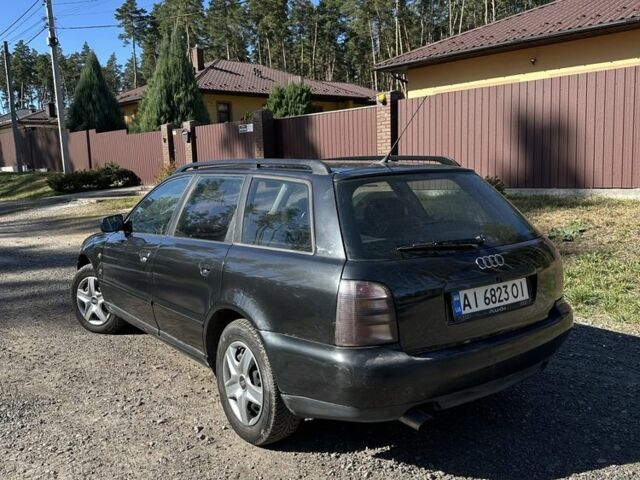 Черный Ауди А4, объемом двигателя 1.8 л и пробегом 400 тыс. км за 3000 $, фото 2 на Automoto.ua