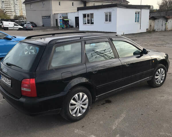 Чорний Ауді А4, об'ємом двигуна 1.8 л та пробігом 220 тис. км за 2200 $, фото 4 на Automoto.ua