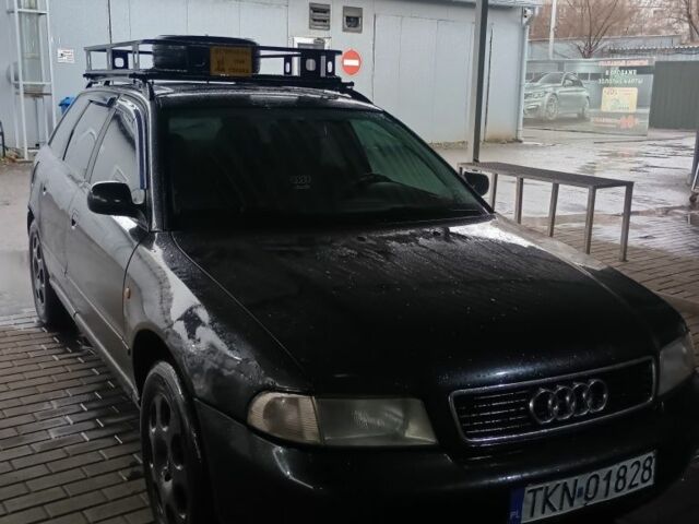 Черный Ауди А4, объемом двигателя 1.8 л и пробегом 401 тыс. км за 2200 $, фото 3 на Automoto.ua