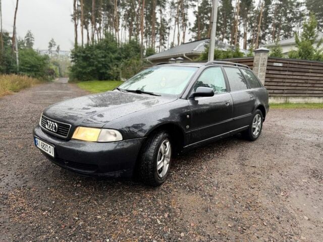 Черный Ауди А4, объемом двигателя 1.8 л и пробегом 400 тыс. км за 2300 $, фото 1 на Automoto.ua