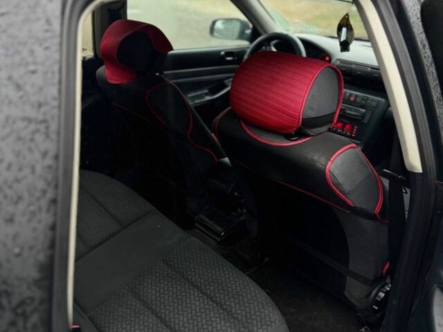 Черный Ауди А4, объемом двигателя 1.8 л и пробегом 400 тыс. км за 2300 $, фото 5 на Automoto.ua