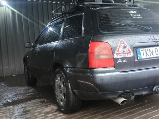 Черный Ауди А4, объемом двигателя 1.8 л и пробегом 401 тыс. км за 2200 $, фото 1 на Automoto.ua