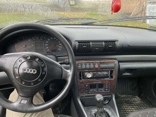 Черный Ауди А4, объемом двигателя 1.9 л и пробегом 450 тыс. км за 1300 $, фото 4 на Automoto.ua