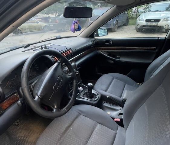 Черный Ауди А4, объемом двигателя 1.9 л и пробегом 400 тыс. км за 3716 $, фото 7 на Automoto.ua