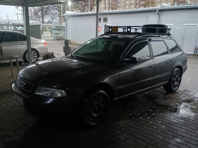 Черный Ауди А4, объемом двигателя 1.8 л и пробегом 401 тыс. км за 2200 $, фото 2 на Automoto.ua