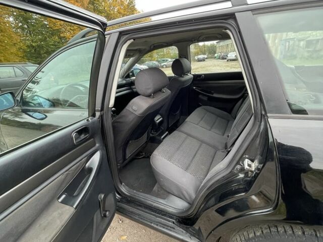 Черный Ауди А4, объемом двигателя 1.9 л и пробегом 400 тыс. км за 1799 $, фото 6 на Automoto.ua