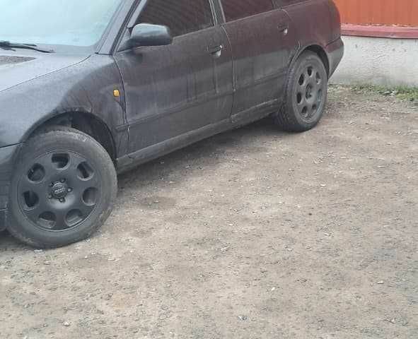 Черный Ауди А4, объемом двигателя 1.8 л и пробегом 400 тыс. км за 1775 $, фото 1 на Automoto.ua