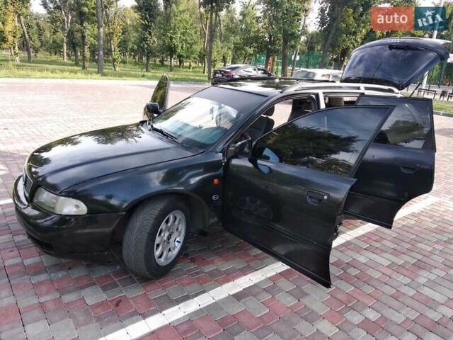 Чорний Ауді А4, об'ємом двигуна 1.8 л та пробігом 382 тис. км за 4100 $, фото 2 на Automoto.ua