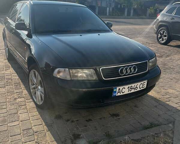 Черный Ауди А4, объемом двигателя 1.6 л и пробегом 286 тыс. км за 3950 $, фото 7 на Automoto.ua