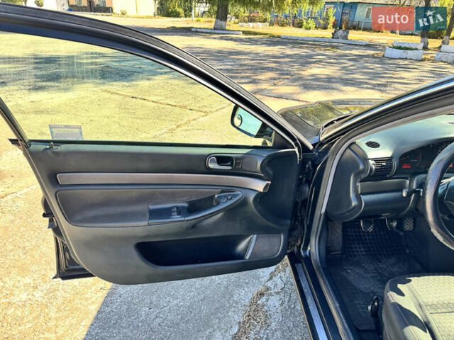 Чорний Ауді А4, об'ємом двигуна 2.5 л та пробігом 300 тис. км за 4150 $, фото 7 на Automoto.ua