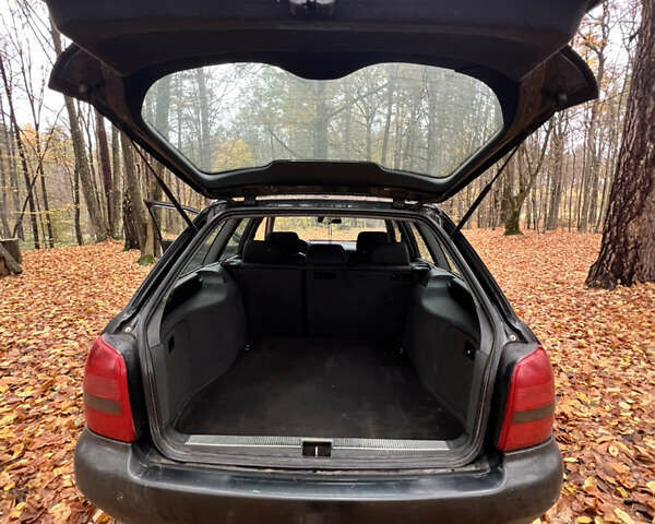 Черный Ауди А4, объемом двигателя 1.9 л и пробегом 440 тыс. км за 2000 $, фото 13 на Automoto.ua