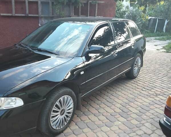 Чорний Ауді А4, об'ємом двигуна 1.78 л та пробігом 330 тис. км за 3700 $, фото 1 на Automoto.ua