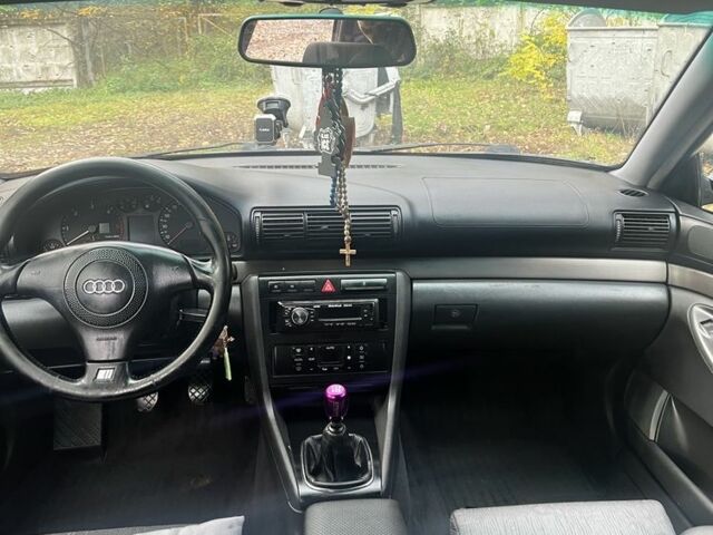 Чорний Ауді А4, об'ємом двигуна 1.9 л та пробігом 300 тис. км за 1900 $, фото 4 на Automoto.ua