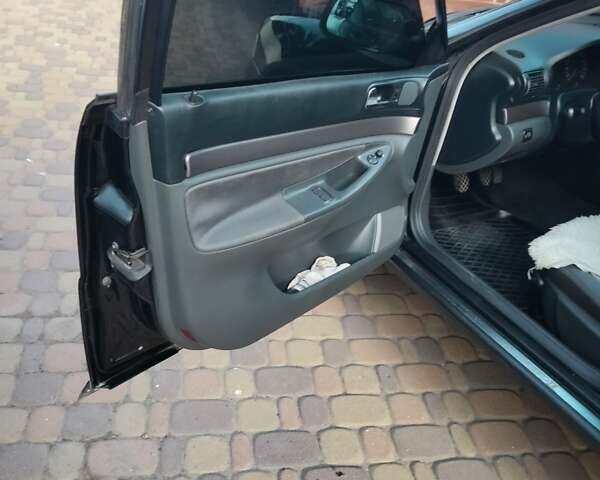 Чорний Ауді А4, об'ємом двигуна 1.78 л та пробігом 330 тис. км за 3700 $, фото 7 на Automoto.ua