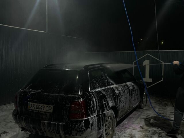 Черный Ауди А4, объемом двигателя 1.9 л и пробегом 300 тыс. км за 2844 $, фото 1 на Automoto.ua