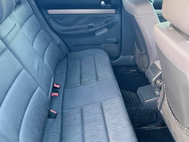 Черный Ауди А4, объемом двигателя 2.5 л и пробегом 300 тыс. км за 2700 $, фото 9 на Automoto.ua