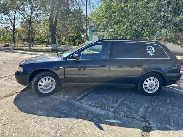 Чорний Ауді А4, об'ємом двигуна 2.5 л та пробігом 300 тис. км за 4805 $, фото 2 на Automoto.ua