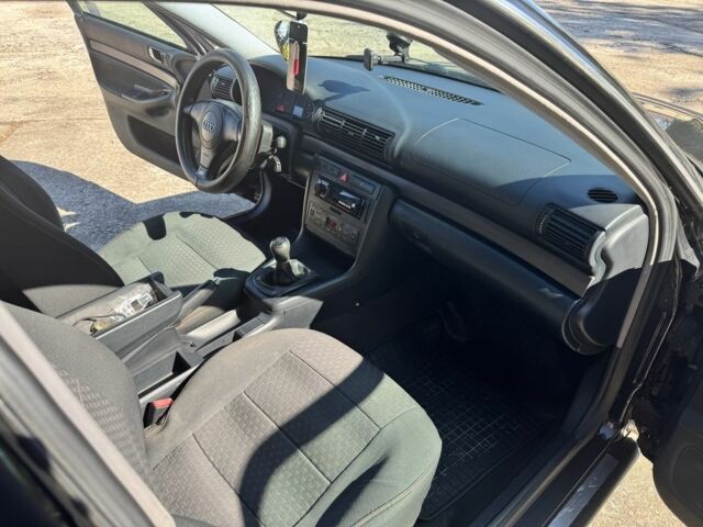 Чорний Ауді А4, об'ємом двигуна 2.5 л та пробігом 300 тис. км за 4805 $, фото 9 на Automoto.ua