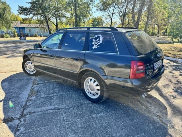 Чорний Ауді А4, об'ємом двигуна 2.5 л та пробігом 300 тис. км за 4805 $, фото 3 на Automoto.ua