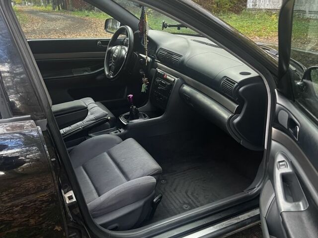 Чорний Ауді А4, об'ємом двигуна 1.9 л та пробігом 300 тис. км за 1900 $, фото 6 на Automoto.ua