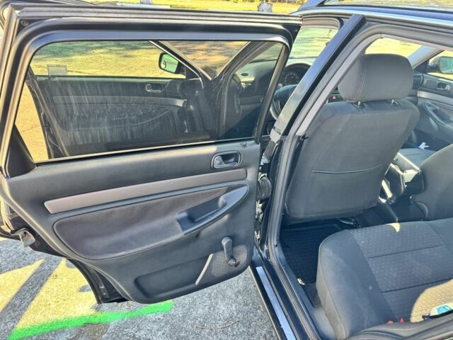 Чорний Ауді А4, об'ємом двигуна 2.5 л та пробігом 300 тис. км за 4805 $, фото 7 на Automoto.ua