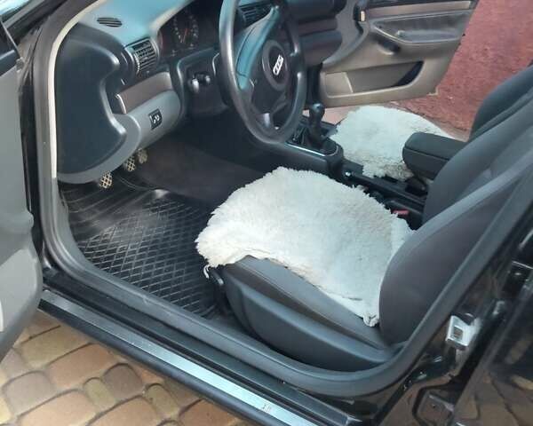 Чорний Ауді А4, об'ємом двигуна 1.78 л та пробігом 330 тис. км за 3700 $, фото 5 на Automoto.ua