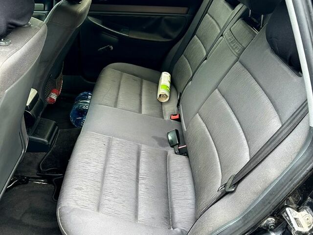 Черный Ауди А4, объемом двигателя 1.9 л и пробегом 367 тыс. км за 3800 $, фото 4 на Automoto.ua