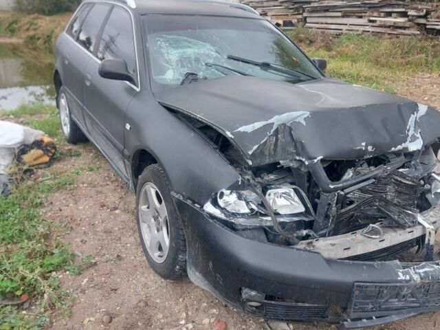 Чорний Ауді А4, об'ємом двигуна 2.5 л та пробігом 10 тис. км за 1400 $, фото 4 на Automoto.ua