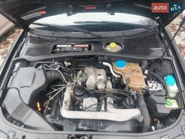 Черный Ауди А4, объемом двигателя 2.5 л и пробегом 300 тыс. км за 1800 $, фото 6 на Automoto.ua