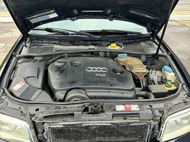 Черный Ауди А4, объемом двигателя 1.9 л и пробегом 367 тыс. км за 3800 $, фото 7 на Automoto.ua