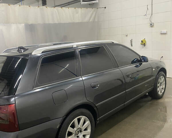 Черный Ауди А4, объемом двигателя 2.39 л и пробегом 345 тыс. км за 4600 $, фото 1 на Automoto.ua