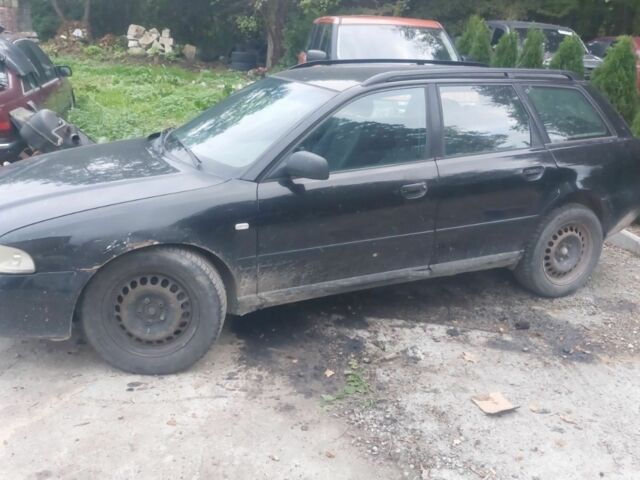 Черный Ауди А4, объемом двигателя 2.5 л и пробегом 300 тыс. км за 2000 $, фото 2 на Automoto.ua