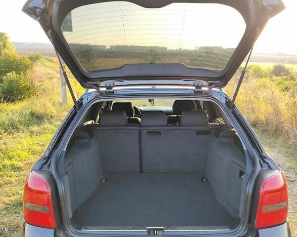 Чорний Ауді А4, об'ємом двигуна 1.9 л та пробігом 275 тис. км за 5000 $, фото 14 на Automoto.ua