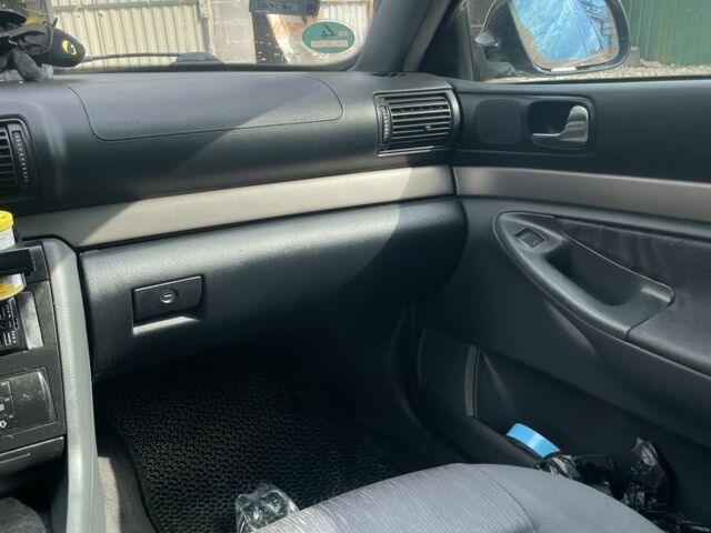 Черный Ауди А4, объемом двигателя 2.5 л и пробегом 400 тыс. км за 3800 $, фото 8 на Automoto.ua