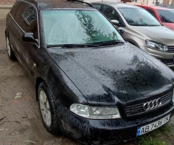 Черный Ауди А4, объемом двигателя 1.9 л и пробегом 300 тыс. км за 2900 $, фото 2 на Automoto.ua