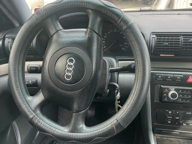 Черный Ауди А4, объемом двигателя 2.5 л и пробегом 400 тыс. км за 3800 $, фото 7 на Automoto.ua