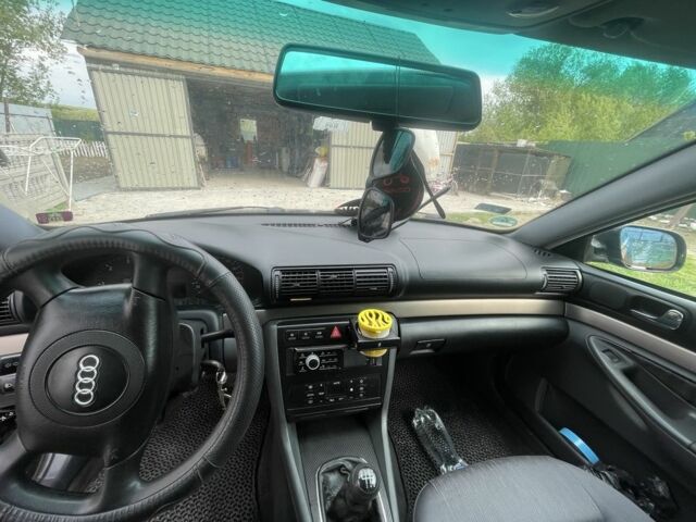 Черный Ауди А4, объемом двигателя 2.5 л и пробегом 400 тыс. км за 3800 $, фото 13 на Automoto.ua