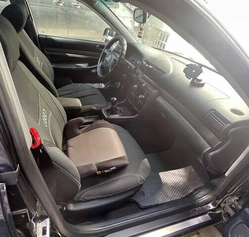 Черный Ауди А4, объемом двигателя 1.6 л и пробегом 290 тыс. км за 4800 $, фото 4 на Automoto.ua