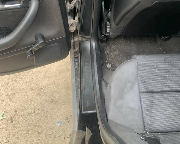 Черный Ауди А4, объемом двигателя 1.6 л и пробегом 325 тыс. км за 4550 $, фото 22 на Automoto.ua